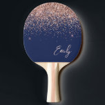 Raquete De Ping Pong Marinho Azul Rosa Dourado Blush Cor-de-rosa brilha<br><div class="desc">Marinho Azul e Rosa Dourado - Coletor de Pinos Pong com Nome de Pong Ping do Script Glitter Cor-de-rosa-reluzente. Isto faz o doce e perfeito aniversário de 16 anos, casamento, chá de panela, aniversário, chá de fraldas ou festa de solteira presente para alguém que ama luxo de luxo e estilos...</div>