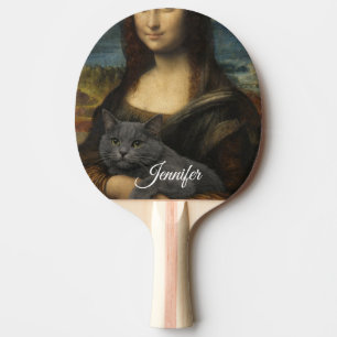 Raquete De Ping Pong Mona Lisa segurando um elegante gato cinza