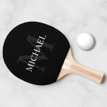 Raquete De Ping Pong Monograma e nome clássico personalizado preto<br><div class="desc">Monograma Personalizado e Dif de Nome apresenta o nome personalizado em branco e monograma na cinza como fundo, no estilo clássico da fonte serif, em fundo preto. Perfeito como presente de feriado, presente de dia de os pais para pai e presente para qualquer ocasião especial.</div>