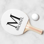 Raquete De Ping Pong Monograma Personalizado Clássico e Ping Pong P<br><div class="desc">Monograma personalizado e Dif de nome apresentam monograma personalizado e nome no estilo de fonte de serif clássica em preto no fundo branco. Perfeito como presente de feriado, presente de dia de os pais para pai e presente para qualquer ocasião especial.</div>