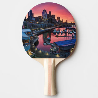 Raquete De Ping Pong Nascer do sol no cais 66 que olha para baixo no