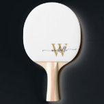 Raquete De Ping Pong Nome de Monograma Personalizado em Ouro Branco Mod<br><div class="desc">Raquete de pingue-pongue personalizada com monograma inicial dourado e branco, nome e assinatura em letra cursiva. Este design apresenta seu primeiro nome em uma linda tipografia de letra manuscrita com cauda swash (ou caligrafia) com monograma inicial em dourado e preto sobre fundo branco. São fáceis de personalizar. Ótimo presente feminino...</div>