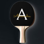 Raquete De Ping Pong Nome do Monograma Rapariga de Script Moderno Doura<br><div class="desc">Nome do Monograma de Script Preto e Dourado Ping Pong Paddle. Isto faz o doce e perfeito aniversário de 16 anos,  casamento,  chá de panela,  aniversário,  chá de fraldas ou festa de solteira presente para alguém que ama luxo de luxo e estilos quíticos.</div>