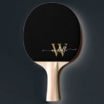Raquete De Ping Pong Nome do Script de Monograma Personalizado Ouro Pre<br><div class="desc">Raquete de Ping Pong personalizada com nome e monograma feminino em preto e dourado. Este design apresenta seu primeiro nome em uma linda tipografia de letra manuscrita com cauda ornamentada (ou caligrafia) com monograma inicial em dourado e branco sobre preto. Estas são fáceis de personalizar. Ótimo presente feminino e elegante...</div>