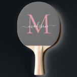 Raquete De Ping Pong Nome do Script Elegante do Monograma Cor-de-rosa c<br><div class="desc">Cinza Cor-de-Rosa Escamuflada Moderna Monograma Nome de Script Elegante Ping Pong Paddle</div>
