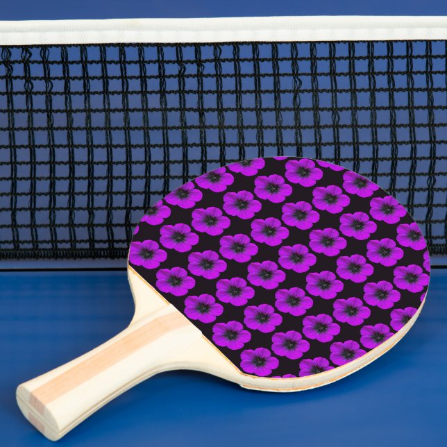 Raquete De Ping Pong Padrão Floral de Geranium roxo em preto (Insitu)