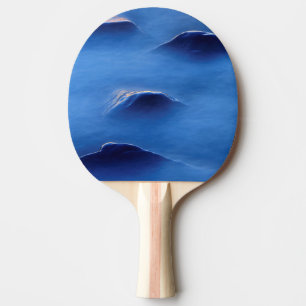 Raquete De Ping Pong Pôr do sol sobre rochas salientes através da água