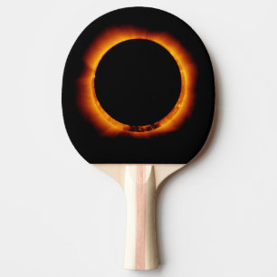 Raquete De Ping Pong Próximo do Eclipse Solar Total