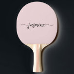 Raquete De Ping Pong Rosa Moderno com Nome Personalizado em Letra Cursi<br><div class="desc">Raquete de Ping Pong Personalizada com Nome Monograma Rosa Blush Feminina Glam Estilo de Letra da Assinatura Script. Esses designs apresentam seu primeiro nome em uma linda tipografia de letra manuscrita com cauda swash (ou caligrafia) em rosa blush ou rosa poeirento. São fáceis de personalizar. Ótimo presente feminino e elegante...</div>