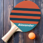 Raquete De Ping Pong Vintage Sport Teal Splash Stripes com Nome<br><div class="desc">O remador de pingue-pongue Vintage Sport Teal Splash Stripes apresenta um design vibrante e esplêndido que combina tons ousados com listras dinâmicas e enérgicas, criando um olhar tão vivo quanto o seu jogo. Perfeito para os jogadores que apreciam estilo e performance, este remo traz à mesa uma estética divertida, mas...</div>