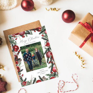 Red Ornaments & Pine Feliz Foto de Natal