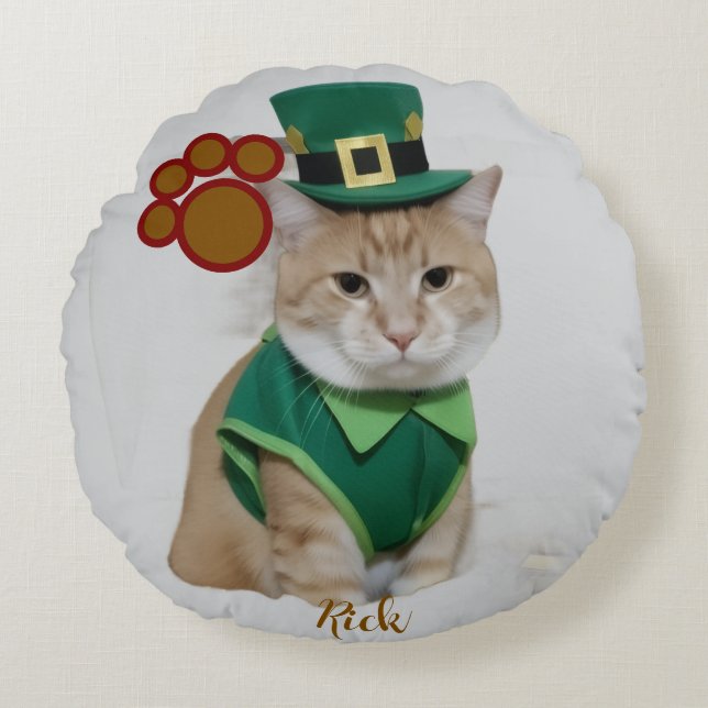 Redonda Gato Sortudo Vestido como Leprechaun Almofada Redo (Frente)