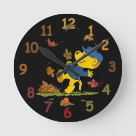 Redondo Ferald Entre O Relógio De Folhas Do Outono