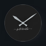 Redondo Respire o relógio grande do yoga elegante preto<br><div class="desc">Um relógio de ioga moderno com fundo preto e uma elegante escrita branca com letras de mão,  com a citação "apenas respirar".</div>