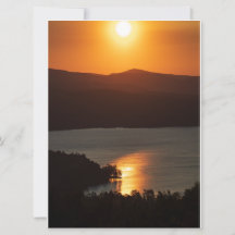 Reflexões ao Sol no Lago Newfound