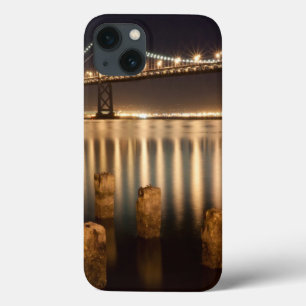 Reflexões da noite da ponte da baía de Oakland