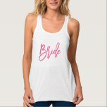 Regata Script com Letra Mão-de-Mão Cor-de-Rosa Bride<br><div class="desc">Diz "noiva" com um script de pincel em rosa quente. Visite o compro para ver a coordenação entre as camisas das damas de honra e muito mais!</div>
