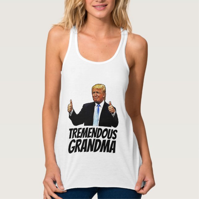 REGATA TREMENDO GRANDMA TRUMP T—CAMISAS (Frente)