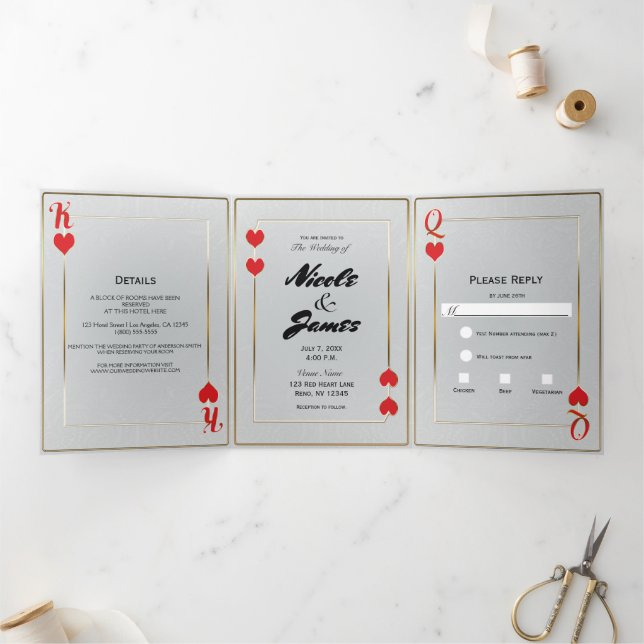 Rei & Rainha de Copas Cartão de Casamento Cassino (Dentro)