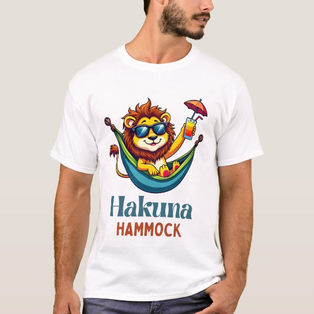 Relaxe como um rei: Lion Hammock Design T-Shirt (Frente)