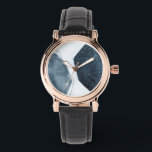 Relógio Abstração Adjacente<br><div class="desc">Abstração Adjacente II por Emma Scarvey. Apresenta formas semelhantes a hexágonos muito próximas,  com diferentes texturas e feitas em tons principalmente azuis.</div>