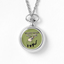 Relógio Acertando a árvore não é engraçado para mim.