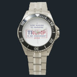 Relógio Amor Acordando Sabendo Que Trump É Meu Presidente<br><div class="desc">Celebre o seu entusiasmo com o Amor Acordando Sabendo que Trump É Meu Presidente Watch. Apresentando um design elegante com texto ousado, este cronograma serve como uma declaração na moda de orgulho político e lealdade. Ideal para o veste casual ou diário, o relógio é funcional e expressivo, fazer-o como presente...</div>