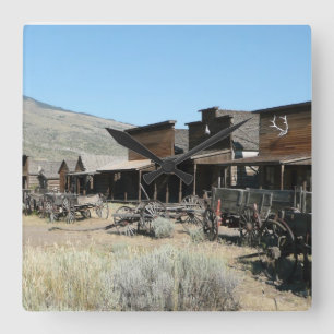 Relógio antigo da Praça Oeste