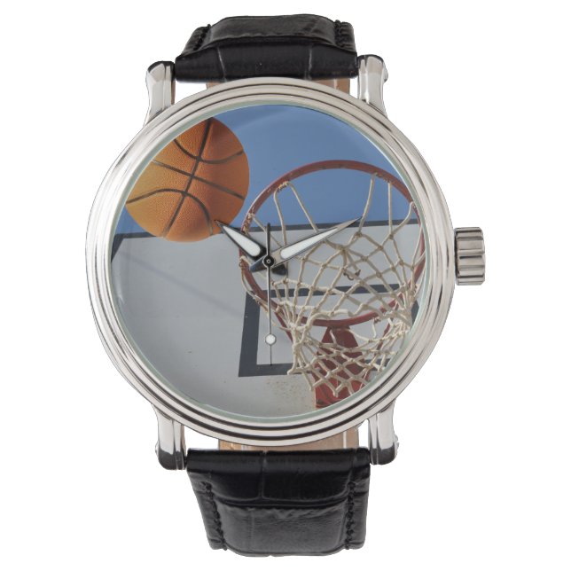 Relógio Basquete Passando Por Um Hoop, (Frente)