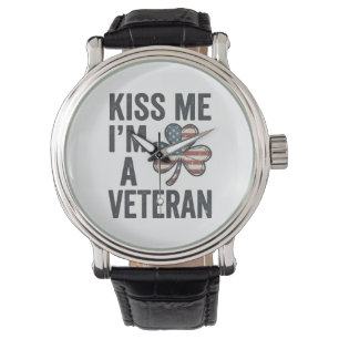 Relógio Beije Me Eu Sou Um Trevo De Veterano Camisa Vintag