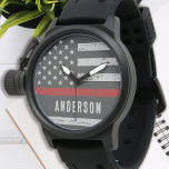 Relógio Bombeiro Fino da Linha Vermelha Personalizado<br><div class="desc">Celebre e mostre seu apreço a um excelente Bombeiro com este Thin Red Line Fireman Watch - design de bandeira americana em cores de bandeira de bombeiro, design angustiado. Perfeito para prêmios de serviço e presentes de Graduação de Bombeiros. Personalize com o nome do bombeiro. COPYRIGHT © 2020 Judy Burrows,...</div>