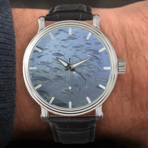 Relógio Captura de peixe. Mergulho debaixo d'água.