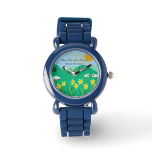 Relógio carneiros bonitos com colinas céu azul e daffodil