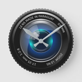 Relógio com face redonda com design de lente de zo