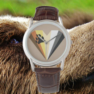 Relógio com pulseira de couro marrom e coração do 