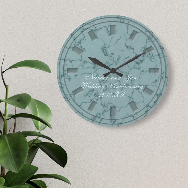 Relógio de Aniversário de Casamento em Faux Mármor (An elegant faux teal marble wedding anniversary clock with space for your names and wedding date)