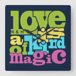 Relógio de monograma personalizado com amor mágico