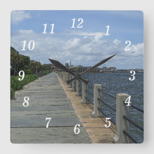 Relógio de Parede com Passeio à Beira-Mar
