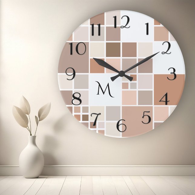 Relógio de Parede do Monograma do Mosaico Elegante (Modern wall clock with a checkered tile pattern in tan, beige, coffee and sandy brown earth colors)