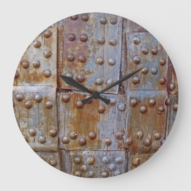 Relógio de Parede (Grande) com Parede de Ferrugem  (Frente)