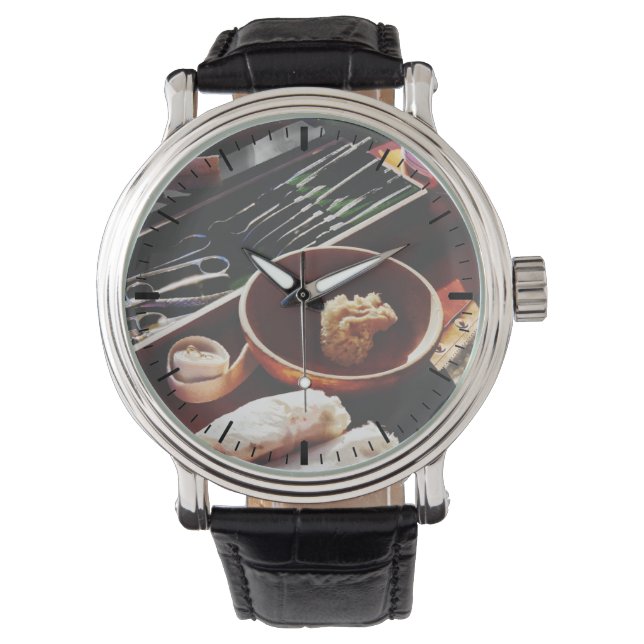 Relógio De Pulso Civis Era Instrumentos Cirúrgicos (Frente)