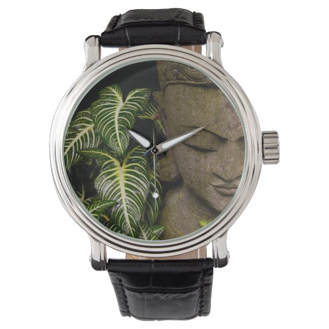 Relógio De Pulso Estátua em um Jardim Informações de Localização: M (Frente)