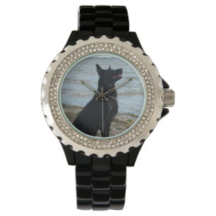 Relógio De Pulso German shepherd preto da laca na praia