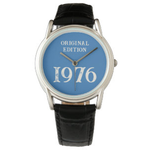 Relógio Edição original de 1976 sobre azul-oceano