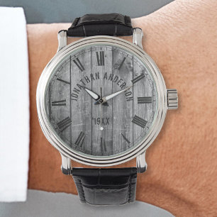 Relógio Farmhouse de nome personalizado de madeira de Cinz