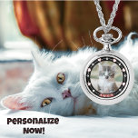 Relógio Foto e nome personalizáveis de Pet Preto e Branco<br><div class="desc">Elevem o vínculo que você compartilha com seu querido animal de estimação com nossa Personalizável Foto e Controle de Nomes Pretos e Brancos. Celebre a conexão exclusiva que você tem com seu companheiro furioso personalizando este elegante cronograma. Imprimido com um encantador design e adorado com uma doce expressão e com...</div>