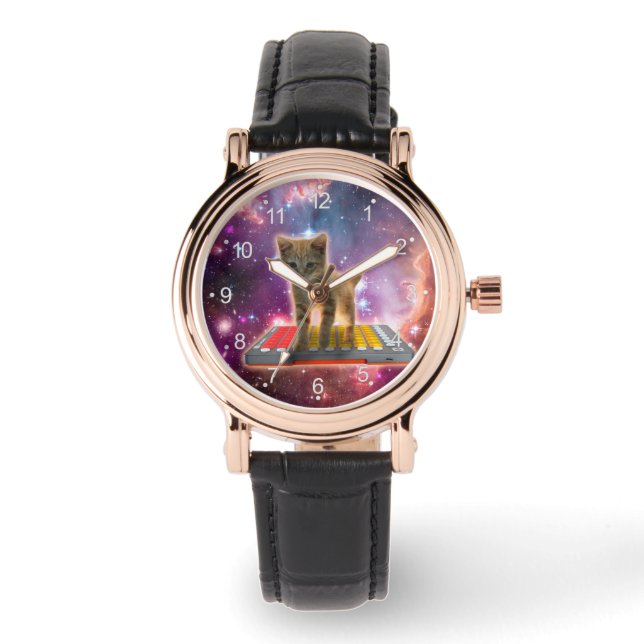 Relógio Gato sobre sintetizadores no espaço (Frente)