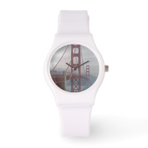 Relógio Golden gate bridge na névoa