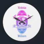 Relógio Grande 14 anos de 14 de casamento tradicional de marfim<br><div class="desc">Você pode personalizar os nomes de marido e esposa. Se você quiser ajuda para personalizar este design, por favor, sinta-se à vontade para usar este botão de design, que está imediatamente abaixo deste texto. Um aniversário romântico de casamento projetado para pessoas celebrando 14 anos de casamento. Ivory é a prenda...</div>