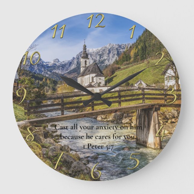 Relógio Grande 1 Peter 5:7 igreja perto da montanha com rio (Frente)